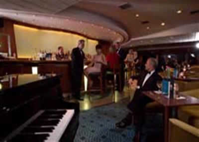 Queen Elizabeth 2 - Cunard